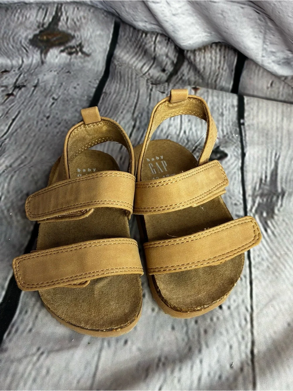 5/$20 Baby Gap Minimalist Tan Baby Cork Hook and‎ Loop Strap Sandals Size 12-18M